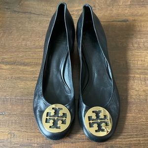 Tory Burch black Chelsea block heel pumps